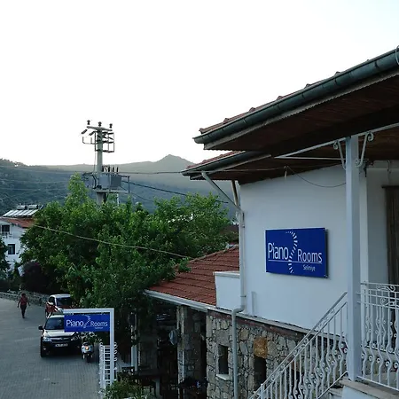 Piano - Adults Only Hotel