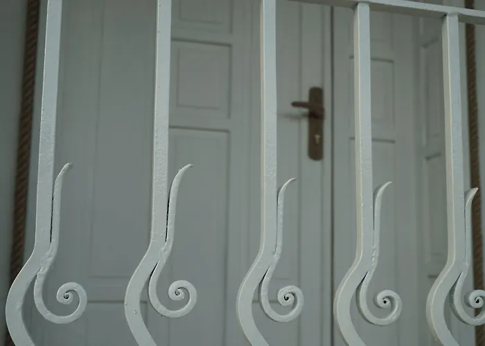 Piano - Adults Only السليمية